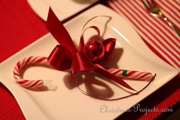 Christmas Table Decoration in Red and White 4