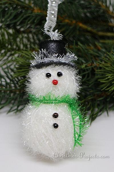 Scrubby Yarn Snowman Christmas Tree Ornament