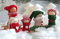 Wooden Snow Family 